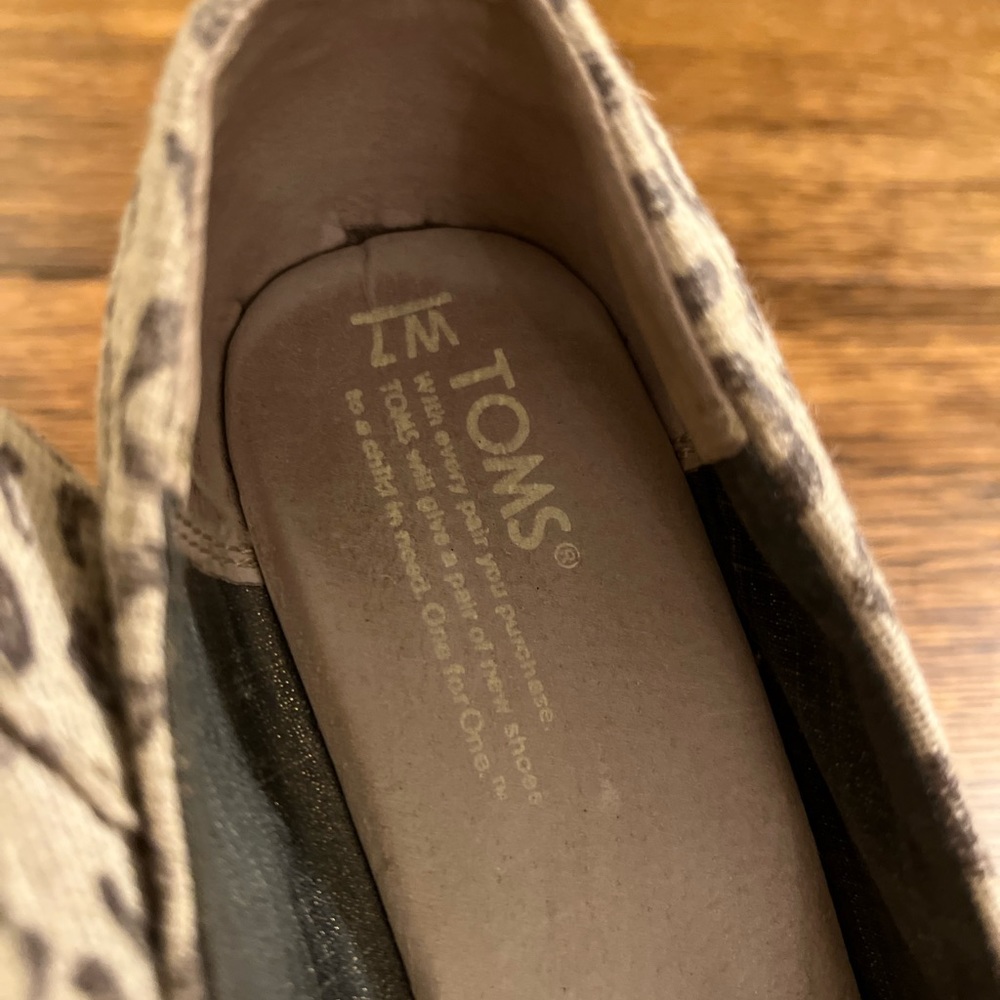Tom’s Leopard Print Open Toe Wedges - image 5